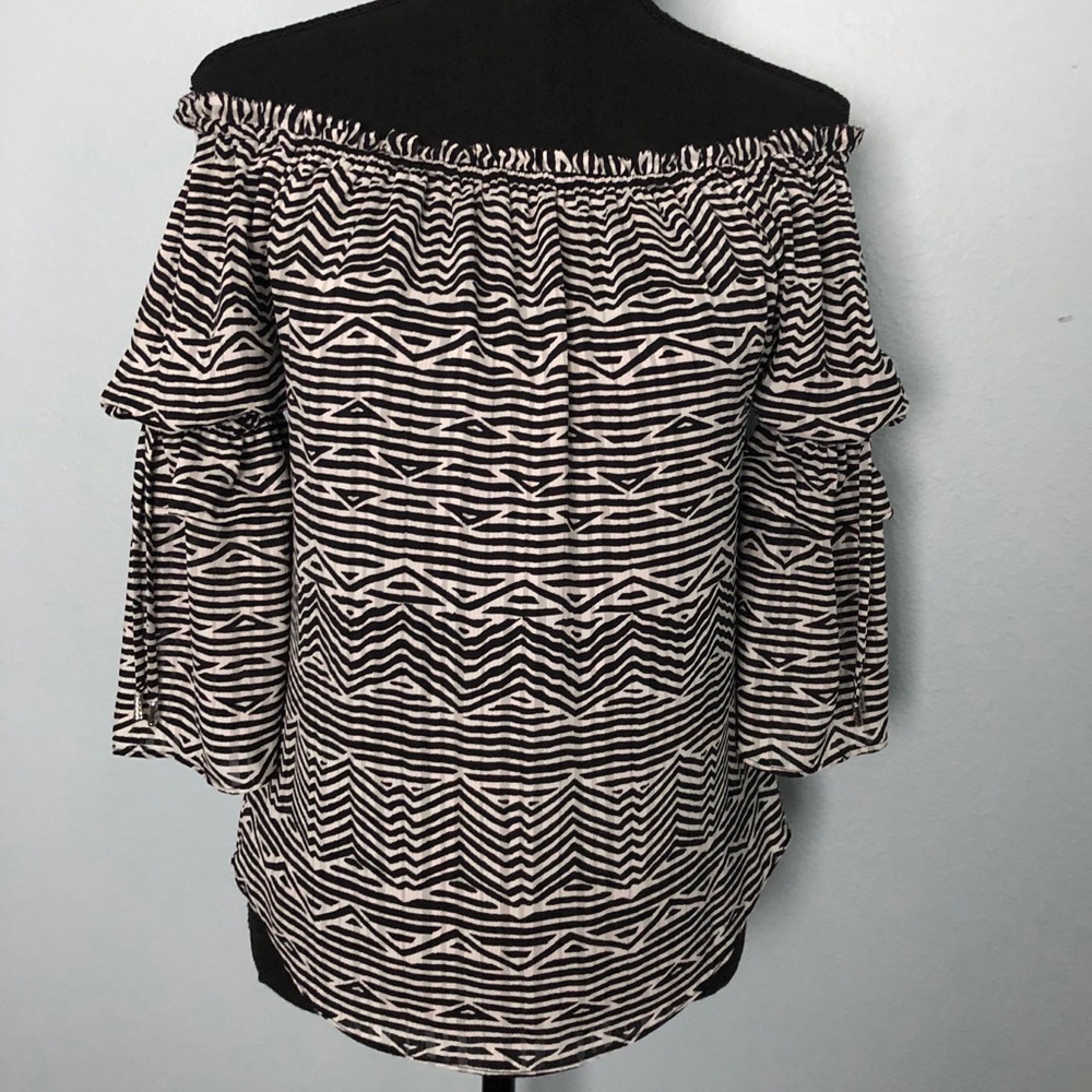 WHBM• Flowy Top - Picture 2 of 13